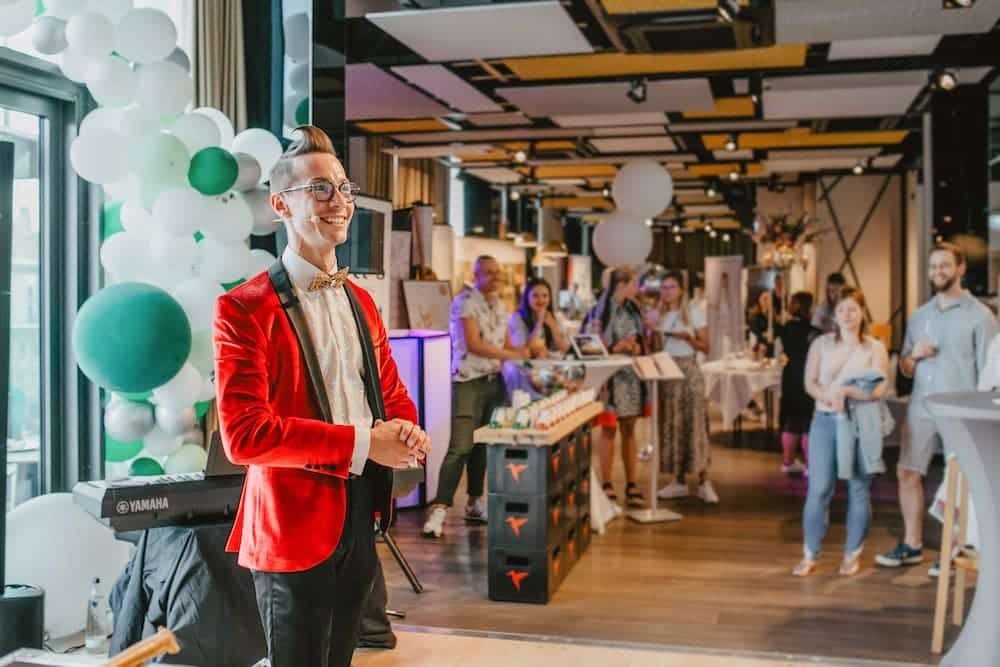 Bühnenshow mit Zauberer in Augsburg